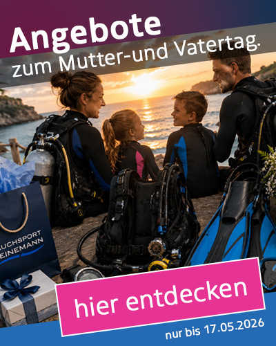 Eltern mit ihren Kindern am Wasser